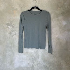 Blue grey medium long sleeve tee